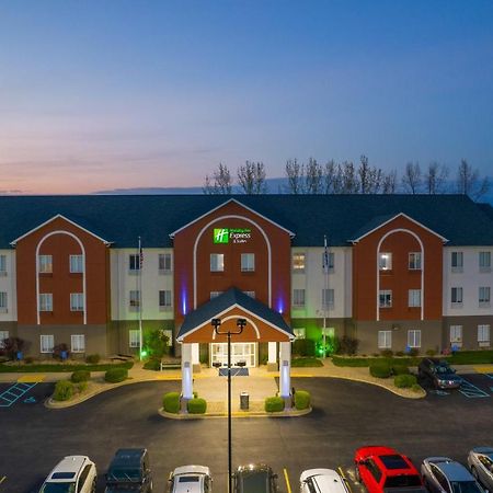 Holiday Inn Express Hotel & Suites Bedford By Ihg Exterior photo