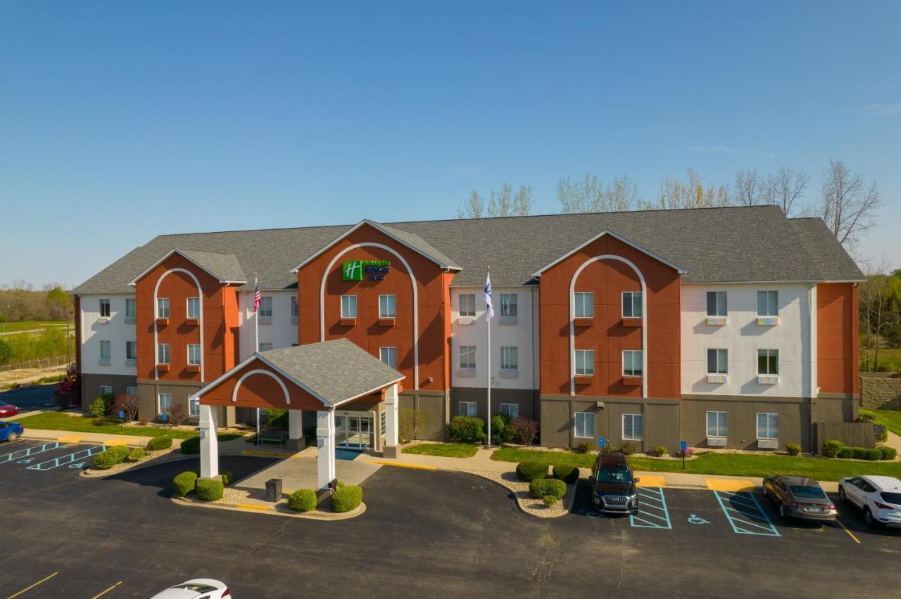 Holiday Inn Express Hotel & Suites Bedford By Ihg Exterior photo