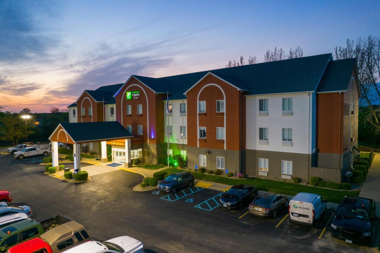 Holiday Inn Express Hotel & Suites Bedford By Ihg Exterior photo