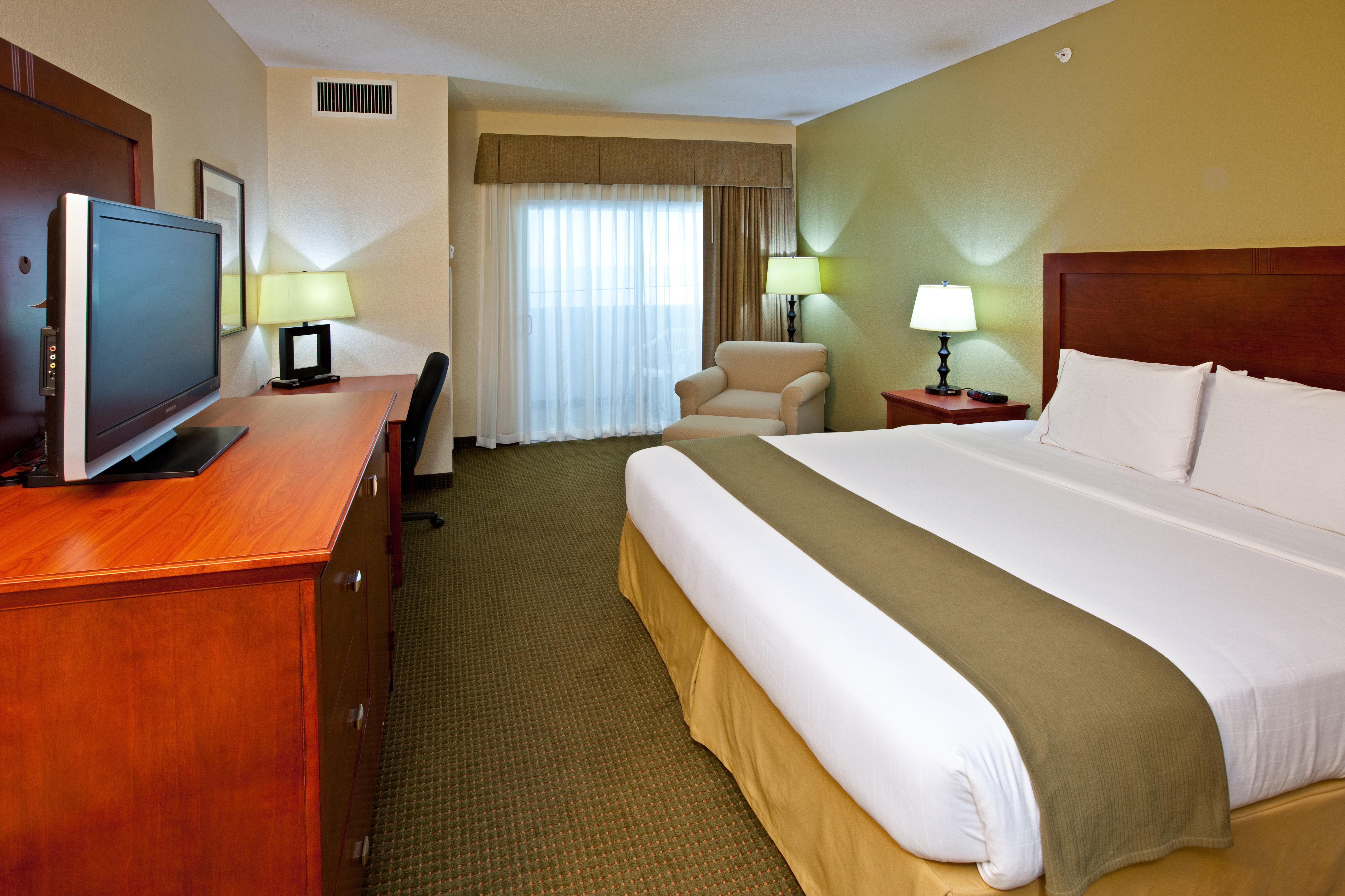 Holiday Inn Express Hotel & Suites Bedford By Ihg Exterior photo